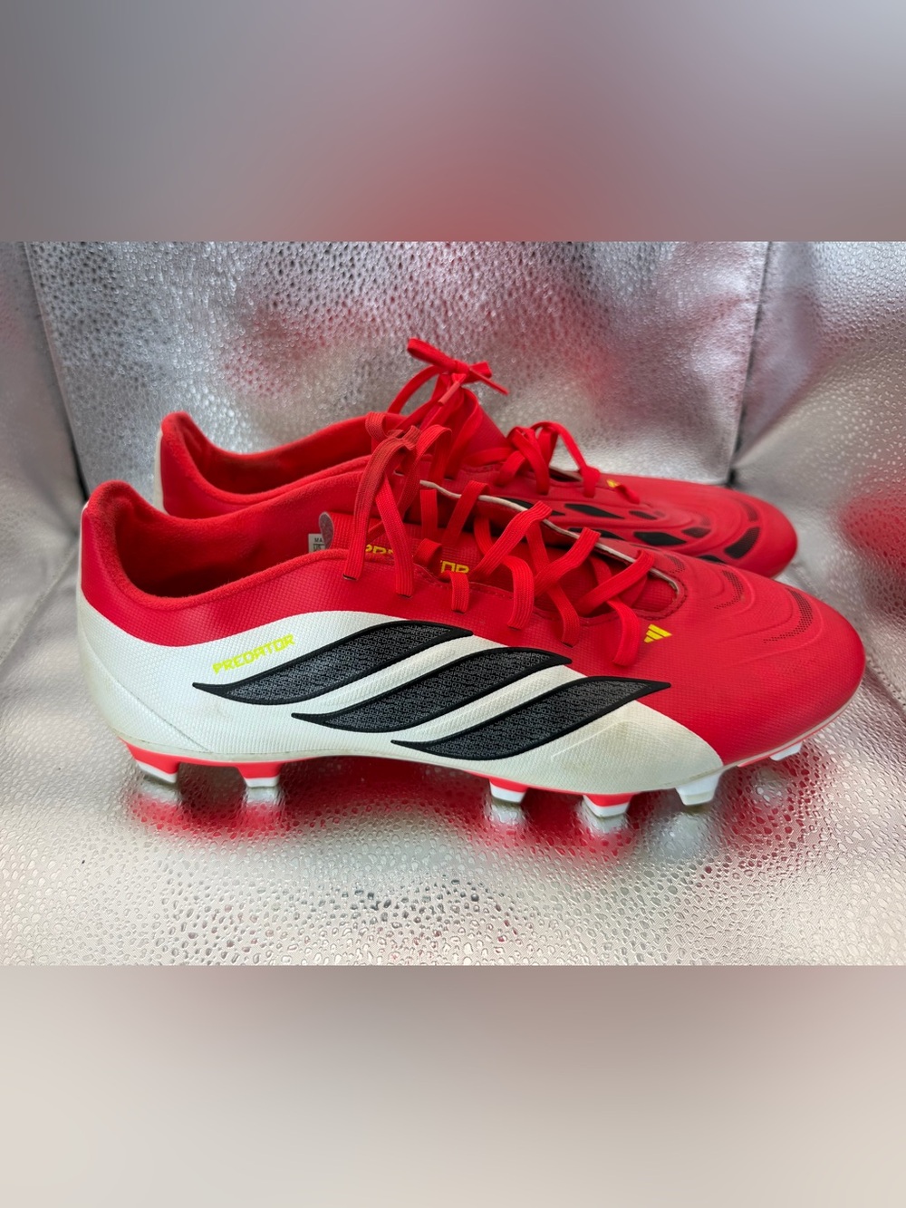 Red PREDATOR CLUB Firm Ground/Multi Ground Soccer Cleats JS0349 size 10.5